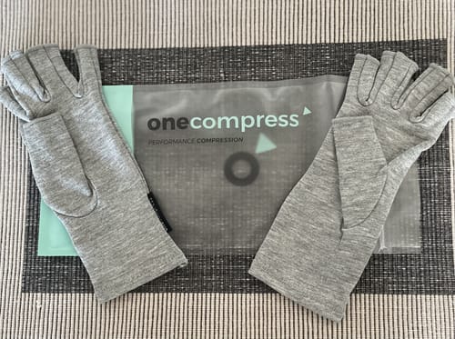 Customer photo review of Premium Onecompress™ Gloves