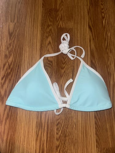 Customer photo review of DANNY Coconut Cloud Minimal String Triangle Top