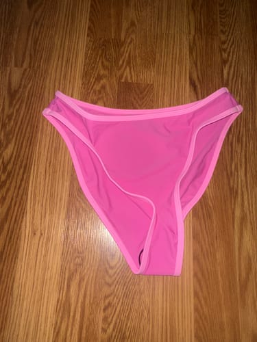 Customer photo review of JESSIE Poppy Pink Classic Bikini Bottoms