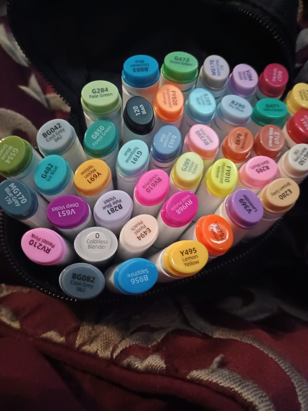 Customer photo review of Ohuhu Oahu 40 Colors Dual Tips Alcohol Art Markers, Fine & Chisel