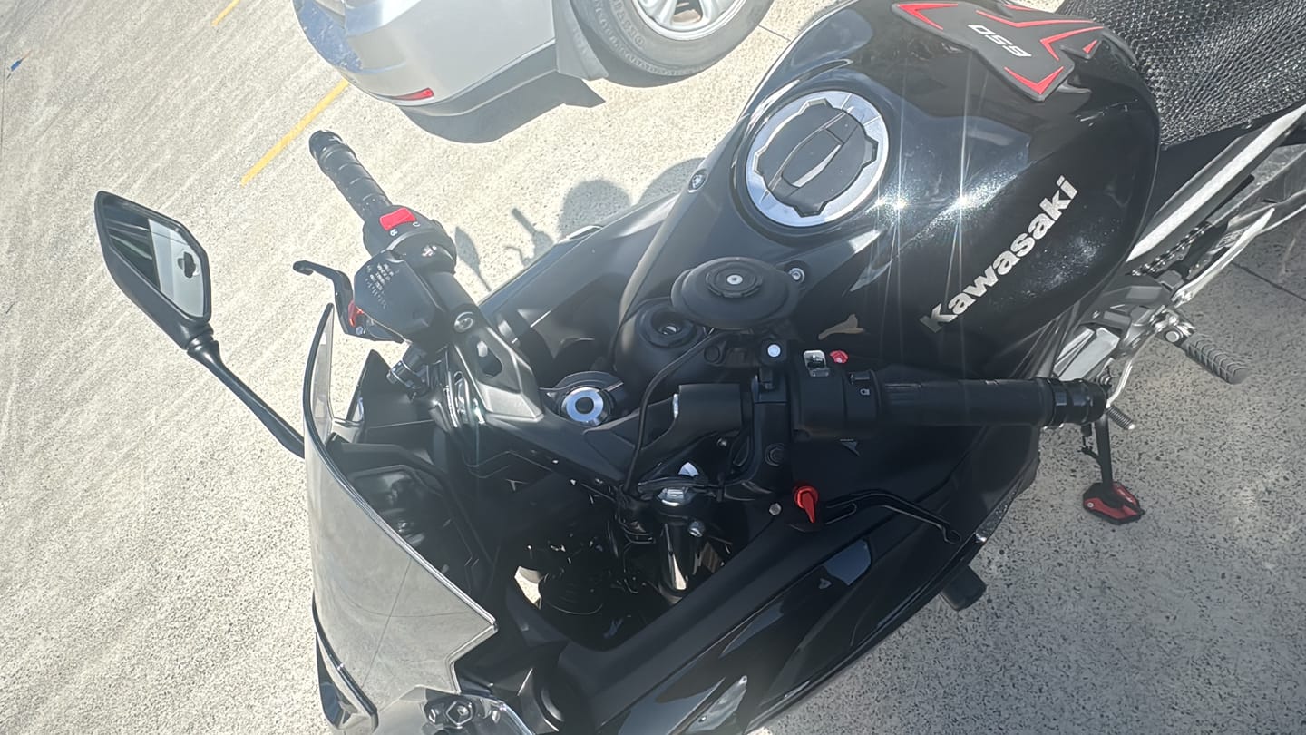 Customer photo review of EVOS Short Levers for Kawasaki Ninja 650 / Z650 / ZX4RR