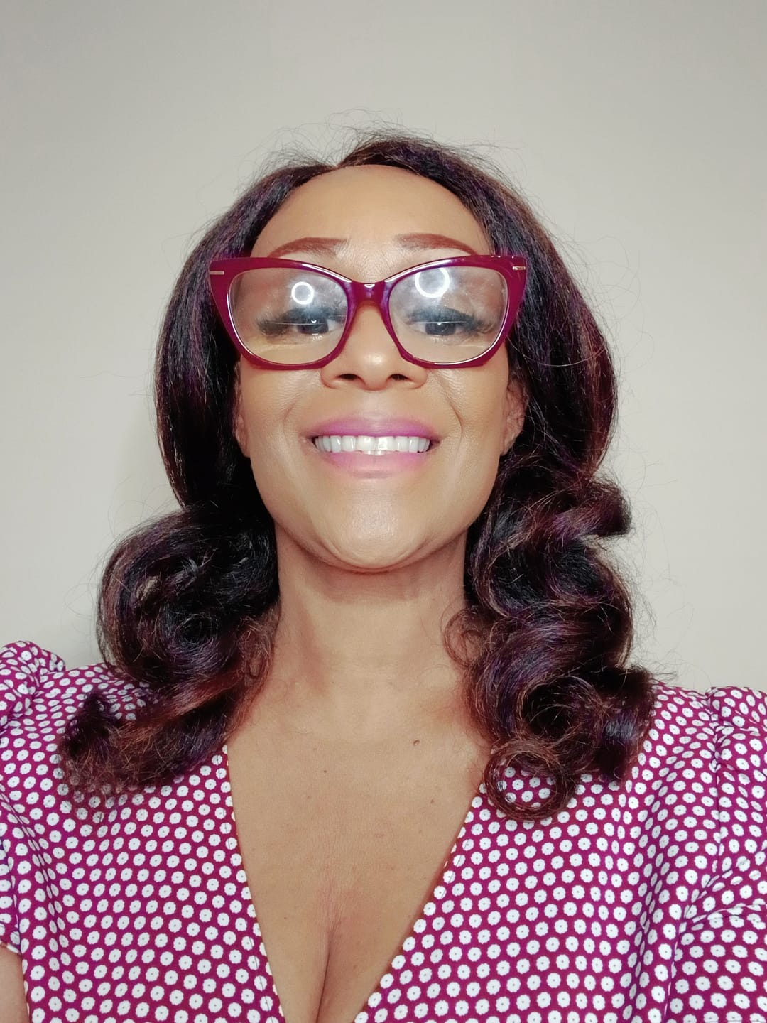 Customer photo review of Outre Melted Hairline Kinky Soft Edges Glueless HD Lace Front Wig - KINKYSOFT 2