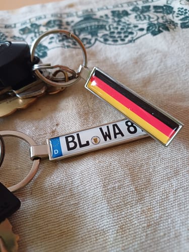 Customer photo review of Kennzeichen Schlüsselanhänger Mini Nummernschild Metall