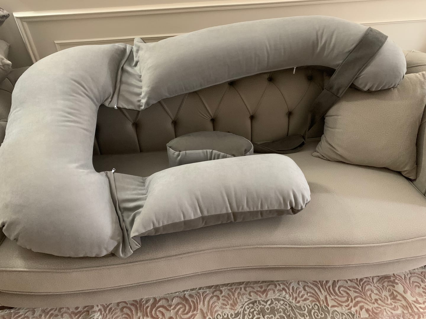 Customer photo review of Long U Shape Pillow