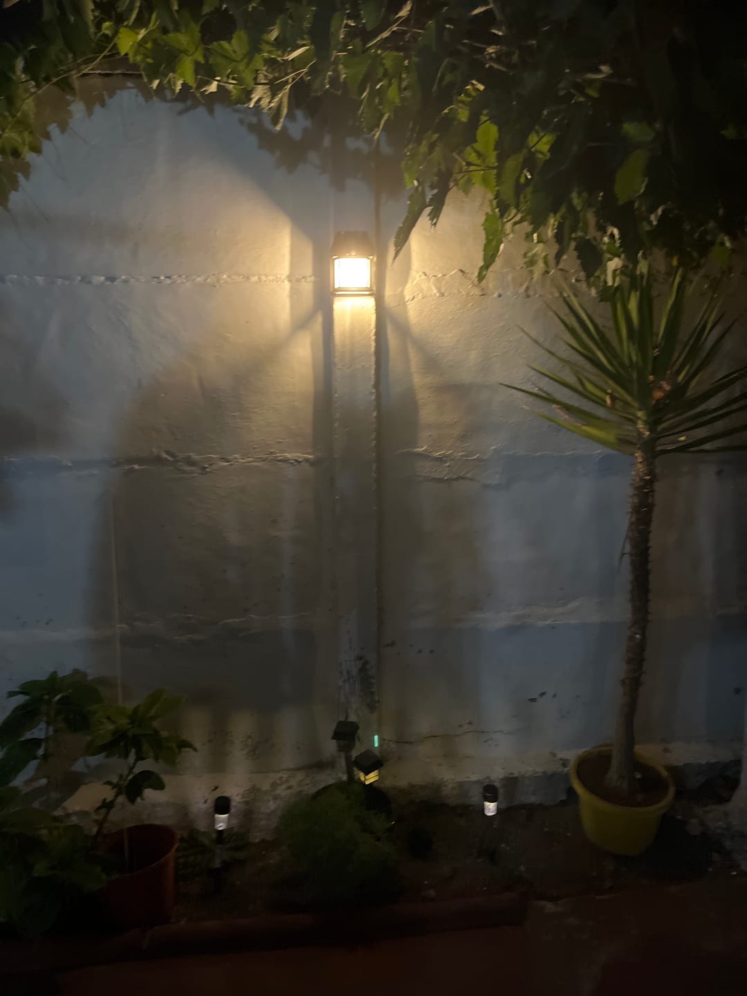 Customer photo review of EcoBright™ | Lámpara Solar de Pared | Pack 2 Unidades