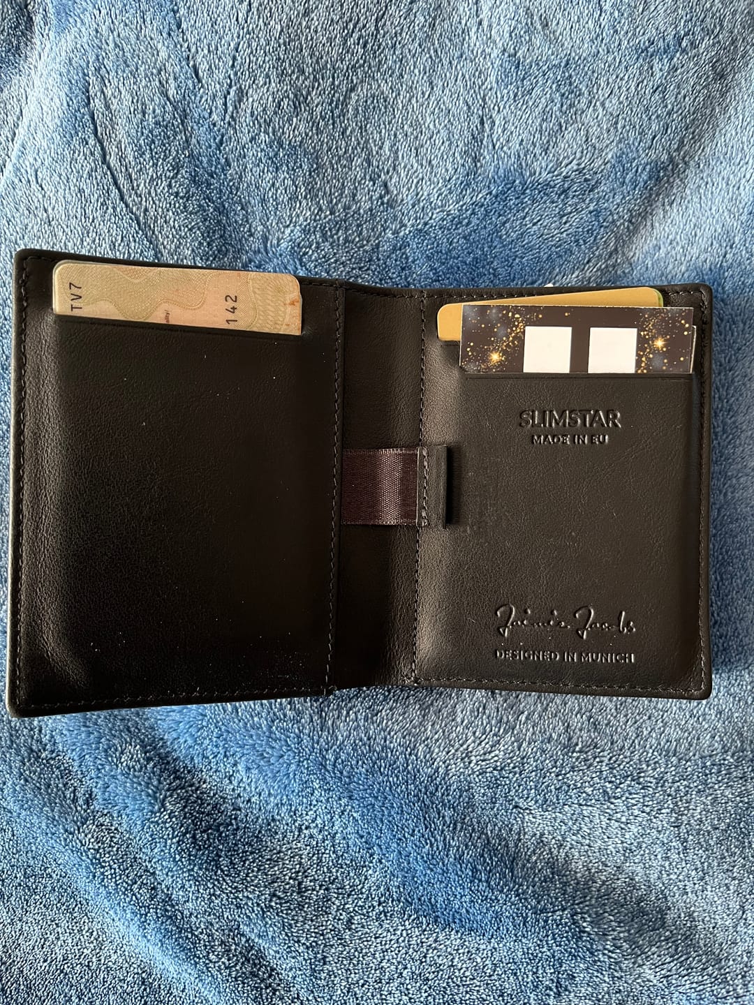 Customer photo review of Slimstar - slim wallet with large coin pocket