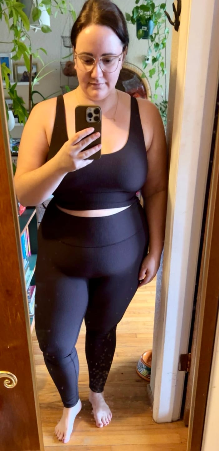 Customer photo review of Ribbed Leggings