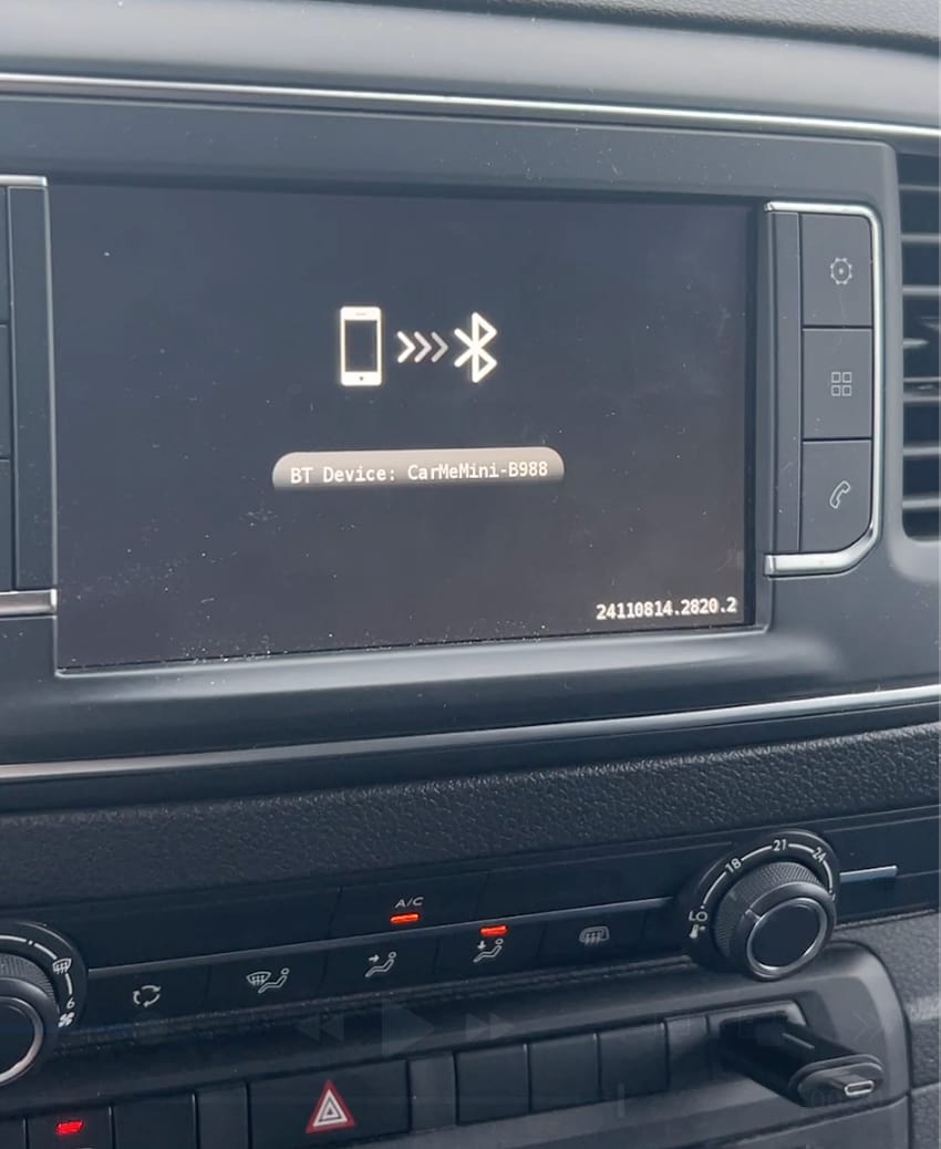 Customer photo review of Mini 2-in-1 Car Dongle