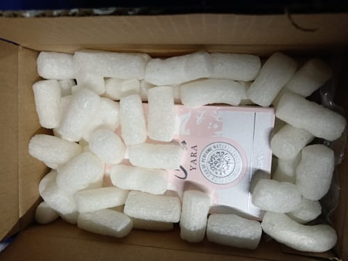 Reseña con foto de un cliente sobre Perfume Lattafa Yara EDP