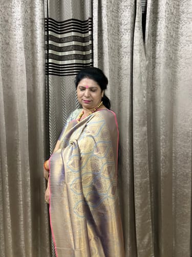 Customer photo review of Lavender Purple Dual Tone Woven Banarasi Brocade Saree