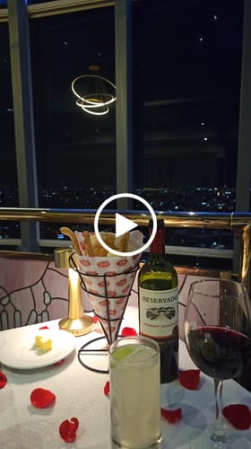 Customer video review of Cena Romántica