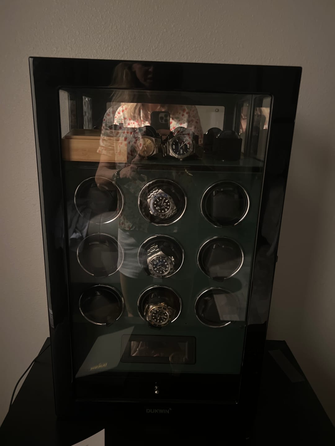 Customer photo review of Patented Design Watch Winders with Watch Holder Fingerprint Lock Ultra Quiet Motor
