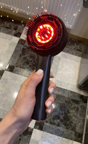 Customer photo review of Electric Massage Comb Red Light Vibration Head Massage Comb Oil Applicator Nourishing Scalp Brush Hair Growth Anti Loss Care