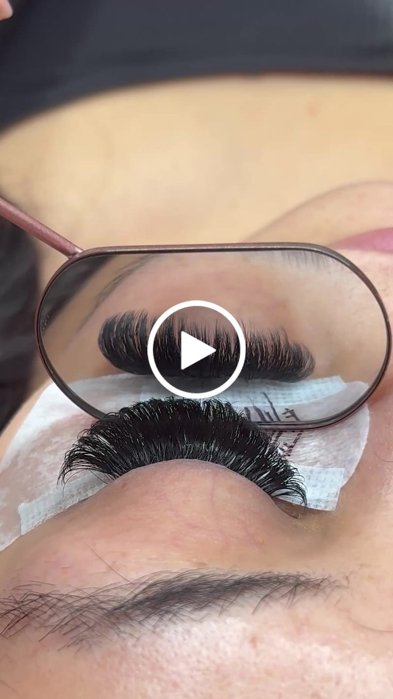 Customer video review of Veyes Cashmere Luxe Lashes