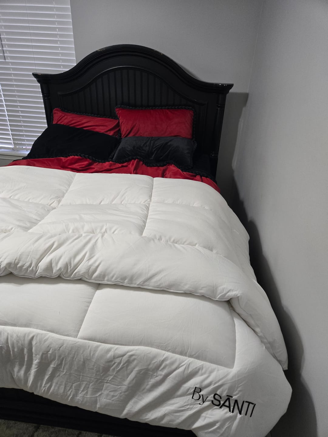Customer photo review of Amorgos Fine Velvet Bedding Set