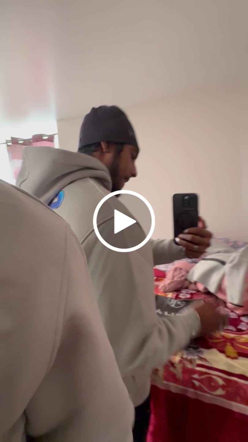 Customer video review of HOODIE "SMURF STYLE" - NOIR