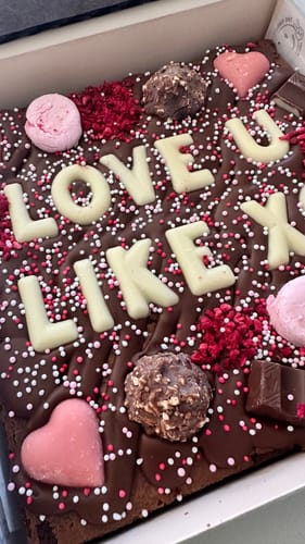 Customer photo review of Custom message heart brownie