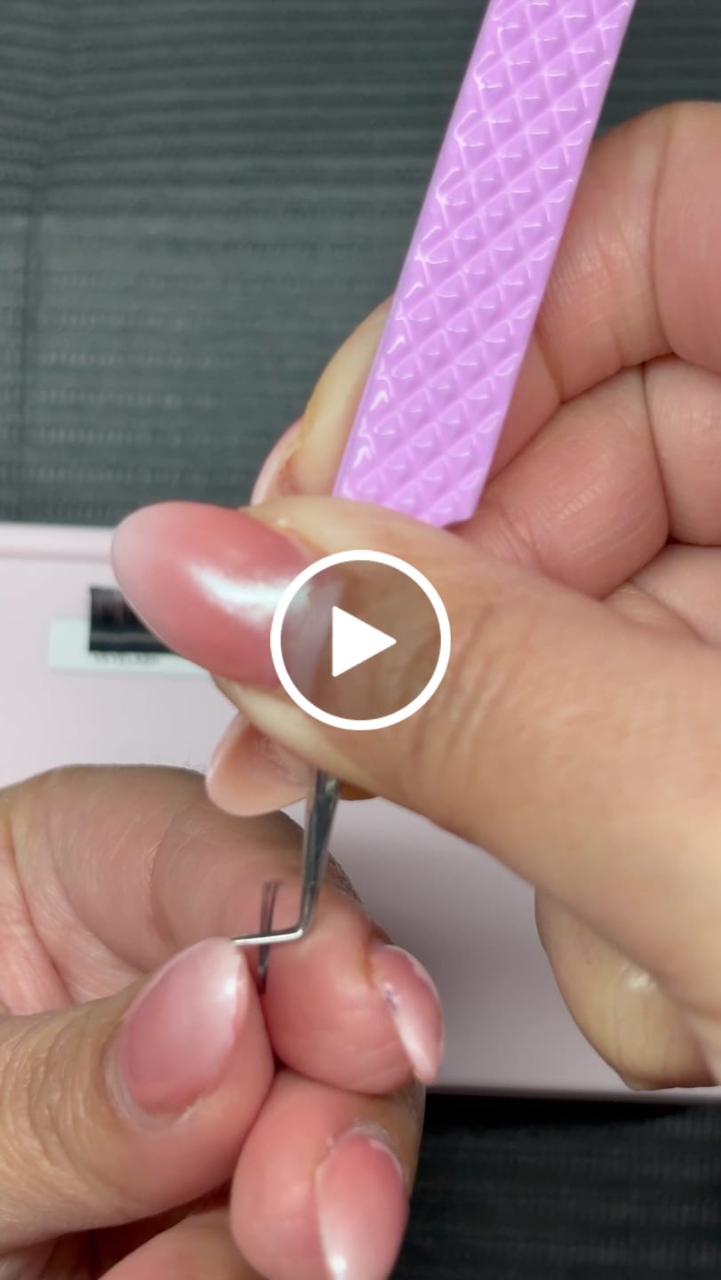 Customer video review of Veyes Cashmere Luxe Lashes