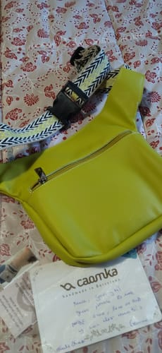 Customer photo review of Riñonera "Fantasy Lima/Pistachio" · Piel Napa · Pieza Exclusiva Núm. 16887