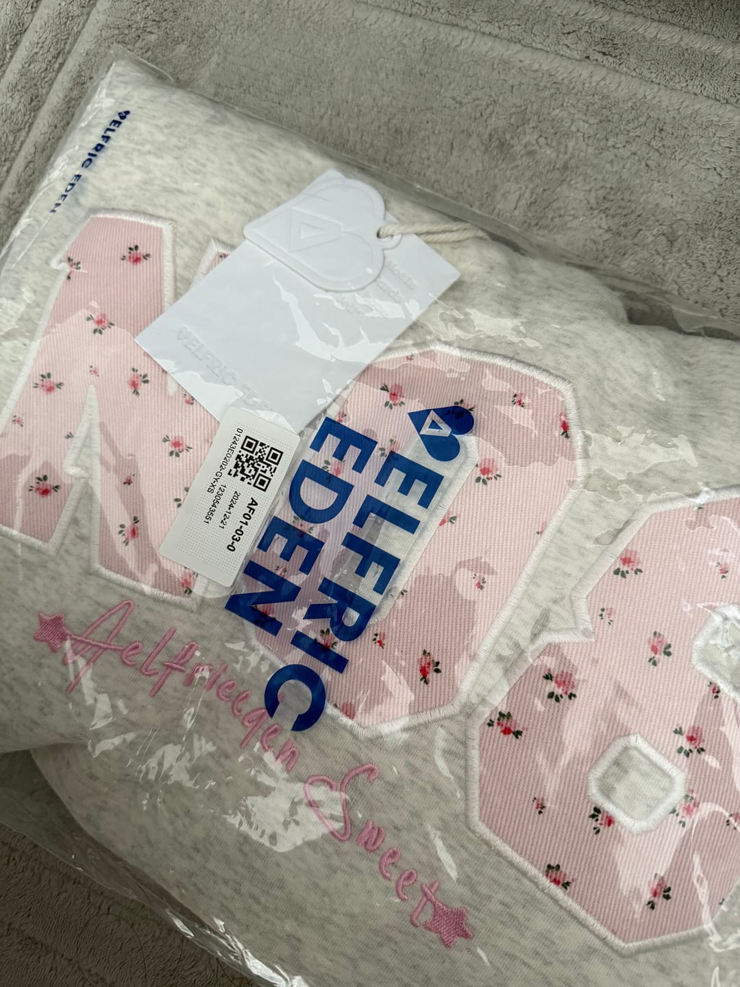 Customer photo review of Aelfric Eden Oversized N08 Graphic Hoodie