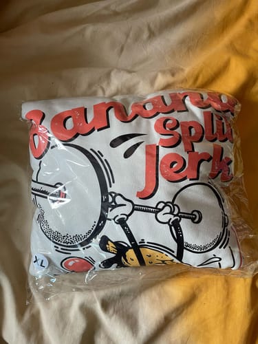 Customer photo review of SUDADERA OVRSZ COCONUT BANANA SPLIT UNISEX