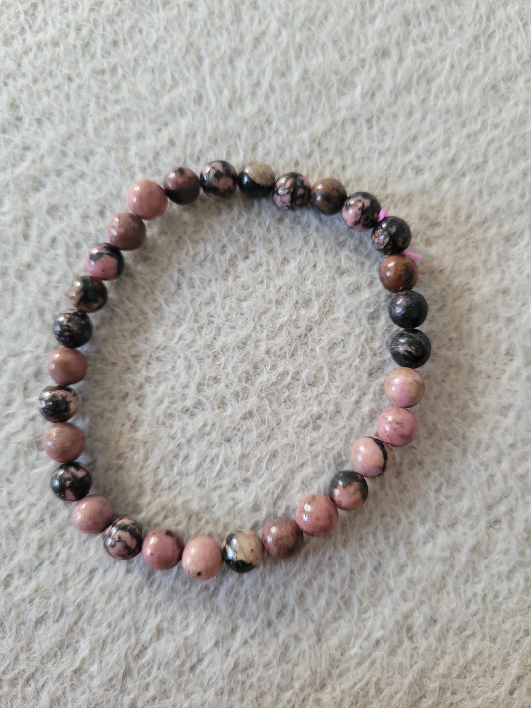 Customer photo review of Bracelet Rhodonite "Soutien Emotionnel"