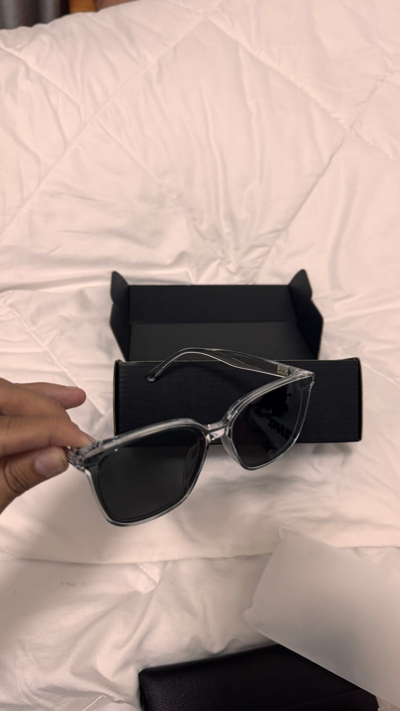Customer photo review of Taylor Rectangular Framed Sunglasses
