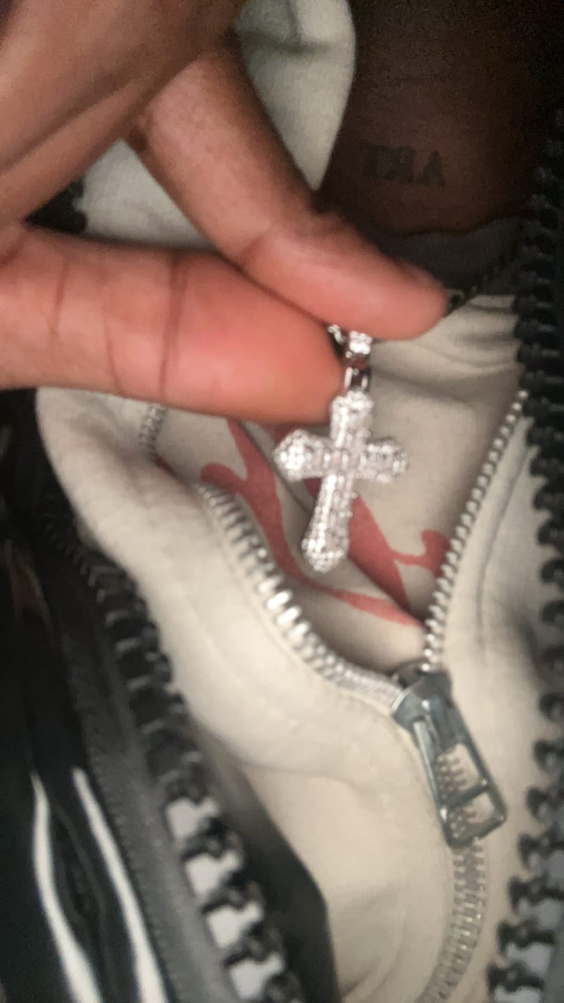 Customer photo review of FROSTY CROSS PENDANT 925. - WHITE GOLD