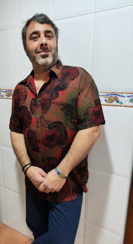 Customer photo review of Chemise décontractée à manches courtes boutonnée à fleurs rétro pour hommes