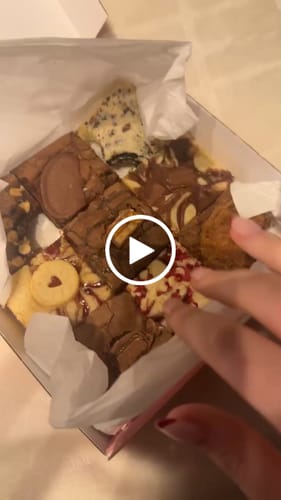 Customer video review of Valentines Brownie & Blondie Mixed Box