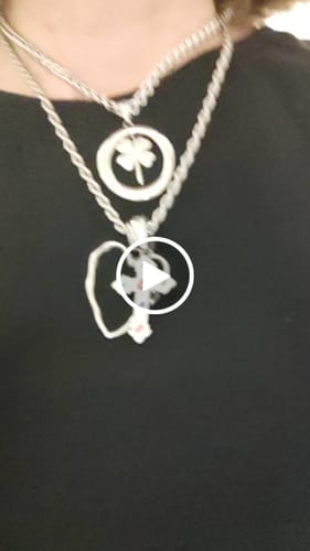 Customer video review of Ciondolo "Amuleto della serenità"