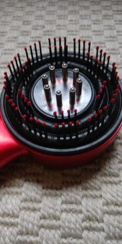 Customer photo review of Electric Massage Comb Red Light Vibration Head Massage Comb Oil Applicator Nourishing Scalp Brush Hair Growth Anti Loss Care