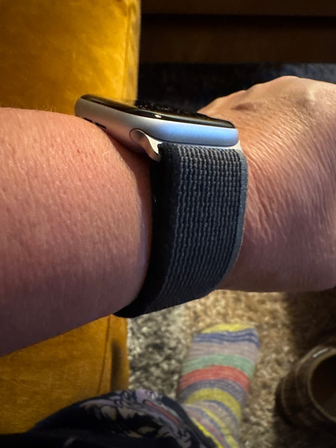 Customer photo review of Apple Watch tekstiiliranneke Trail - Harmaa / Oranssi