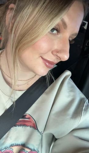 Customer photo review of Titanium Horseshoe Nose Ring