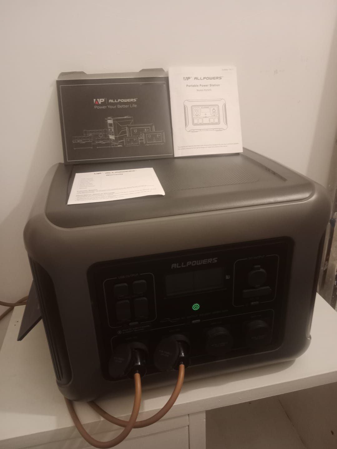 Customer photo review of ALLPOWERS R2500 Power Station Portatile 2500W 2016Wh