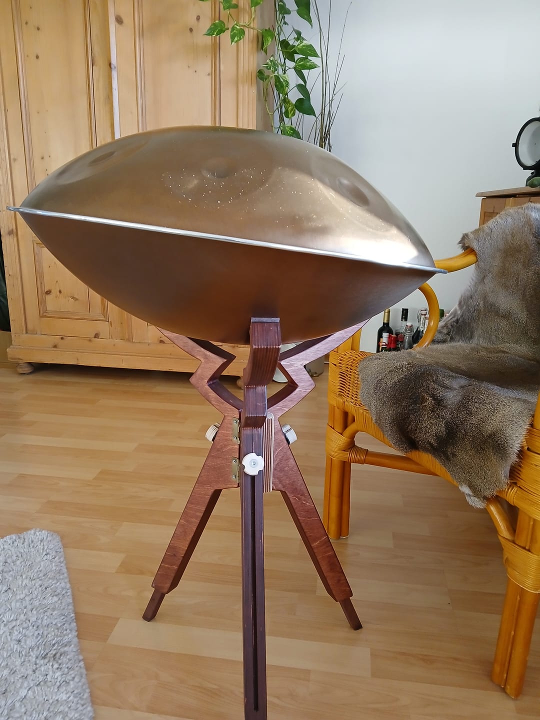 Customer photo review of Katanui Höhenverstellbarer Handpan Ständer aus Holz | RAADINSTRUMENTS