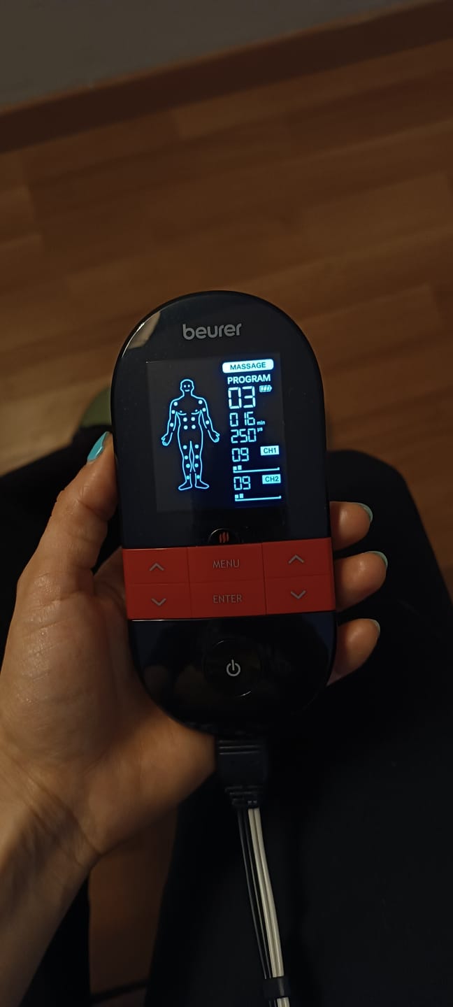 Customer photo review of Electroestimulador muscular digital TENS/EMS EM41 con función de calor, 4 Electrodos y 64 aplicaciones, tiempo de encendido/apagado programable - Marca Beurer