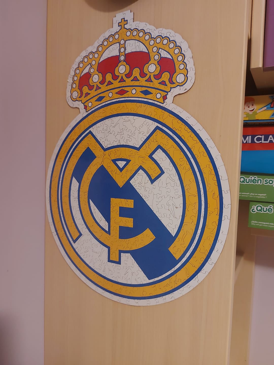 Customer photo review of Real Madrid CF® Logo - Rompecabezas de Madera
