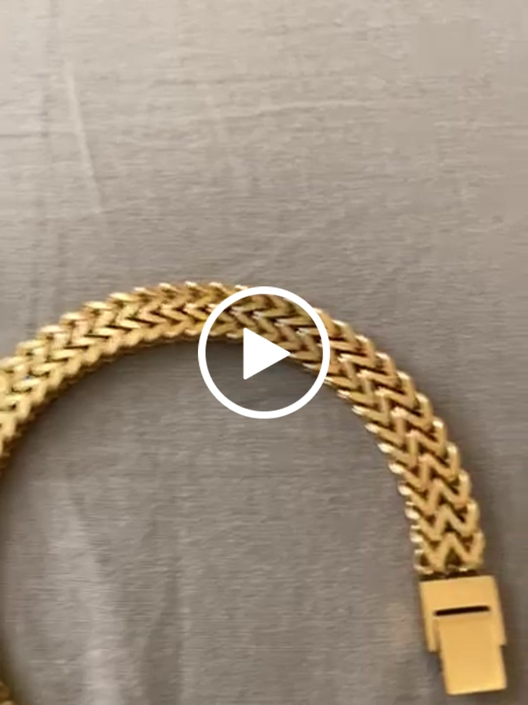 Customer video review of Pulseira Link Banhado em Ouro 18k