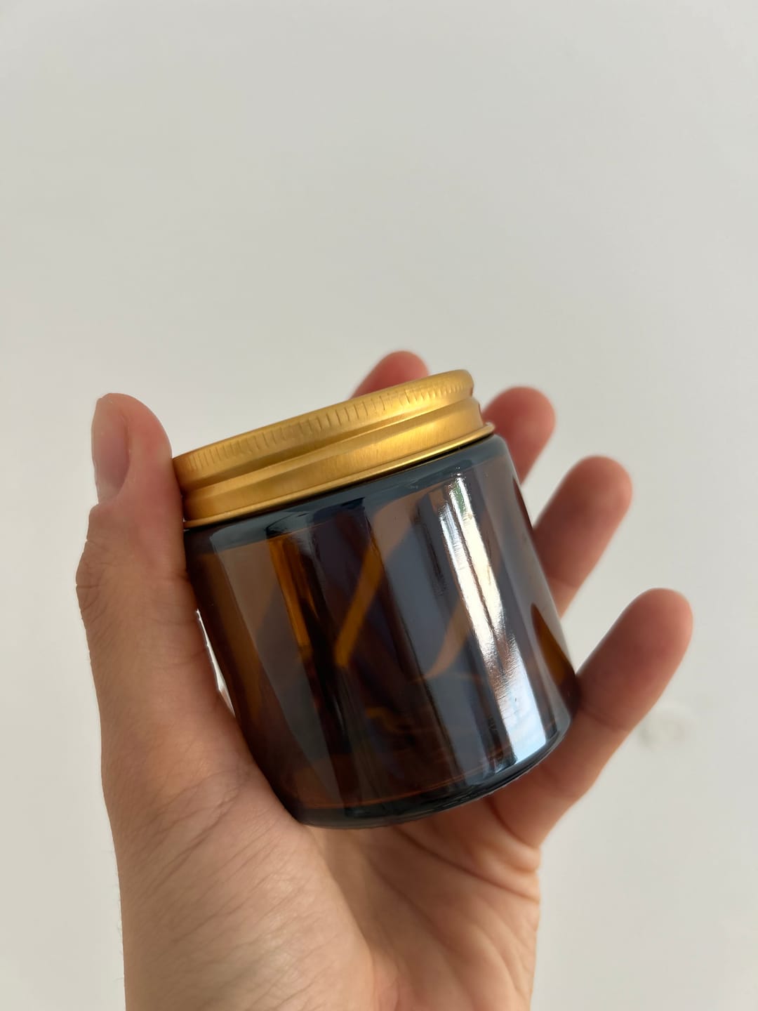 Customer photo review of Tarro ámbar con tapa de 100 ml (Tapa negra o dorada)