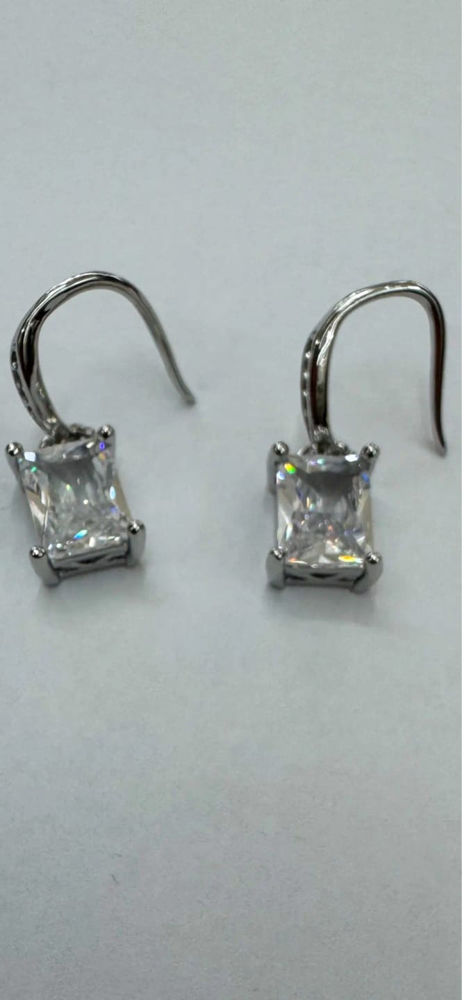 Customer photo review of 925 Sterling Silver Stud Earrings Zircon Crystal — Clear | KIMLUD