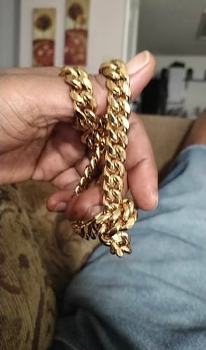 Customer photo review of Mens Cuban Link Necklace 14K Gold Plated