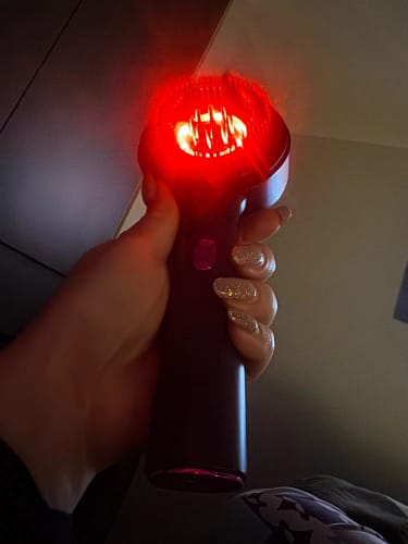 Customer photo review of Electric Massage Comb Red Light Vibration Head Massage Comb Oil Applicator Nourishing Scalp Brush Hair Growth Anti Loss Care