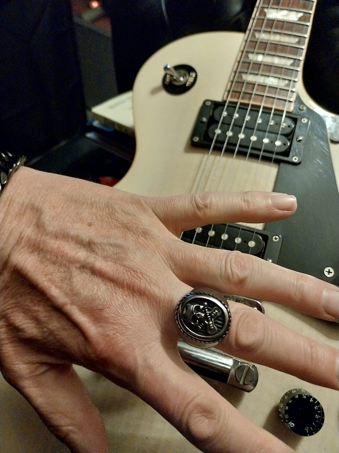 Customer photo review of GUITAR LEGEND.