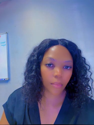 Customer photo review of Brazilian 4x4 Lace Wig - Straight 12" and Natural Wave 12" - R2750