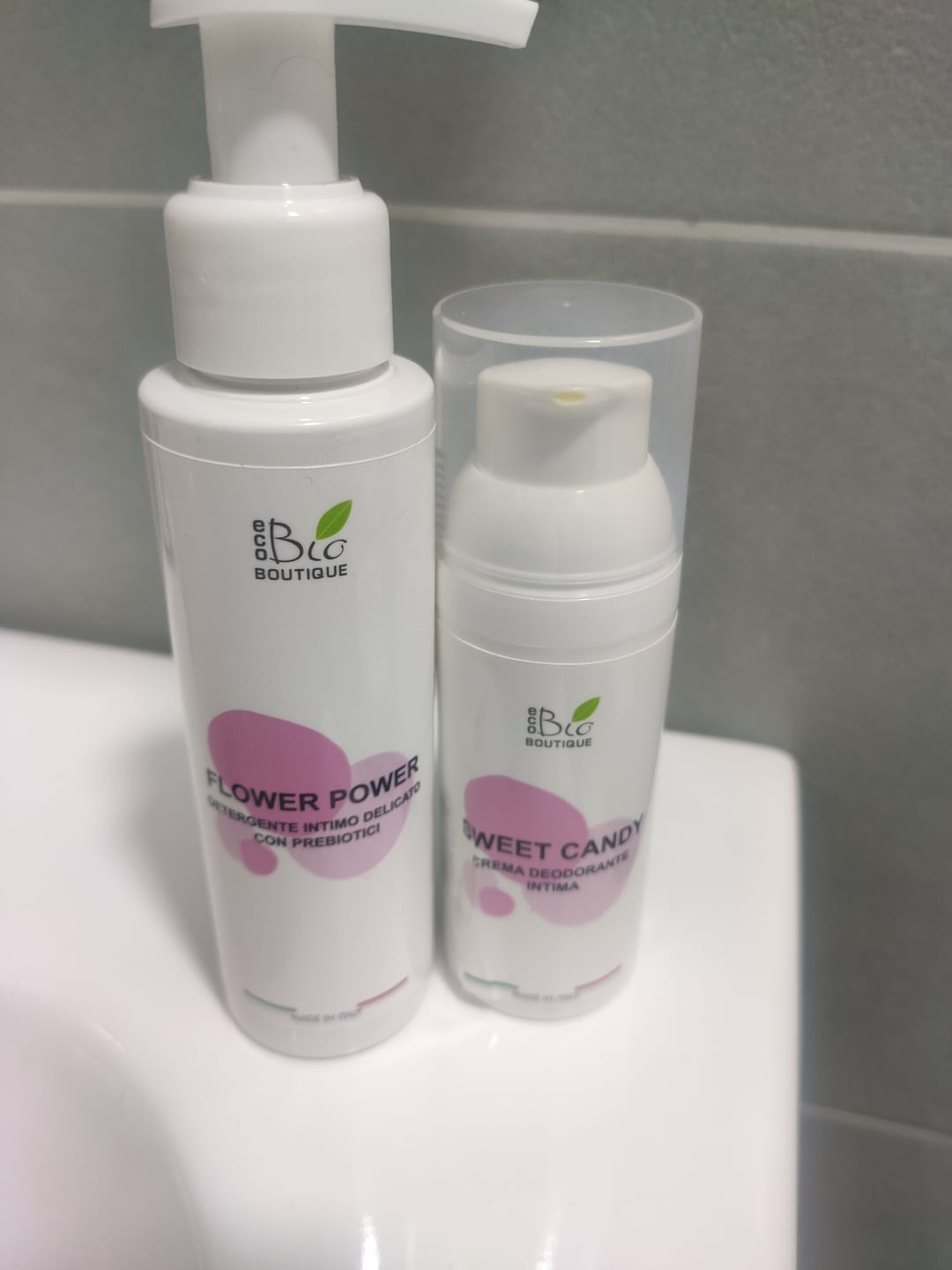 Customer photo review of V Skincare Kit