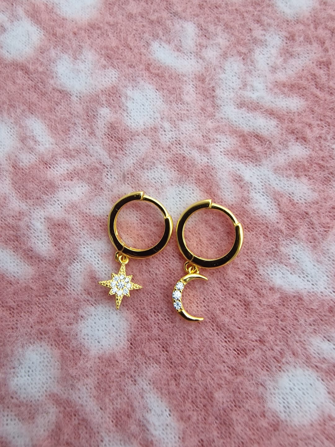 Customer photo review of Pendientes Universe