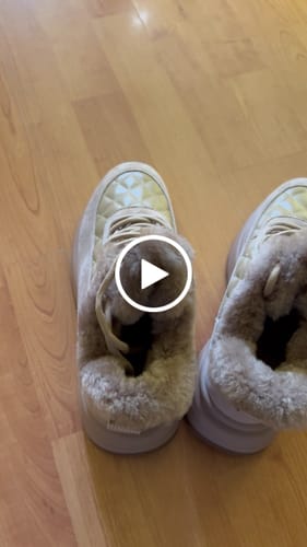 Customer video review of Maroon Beige