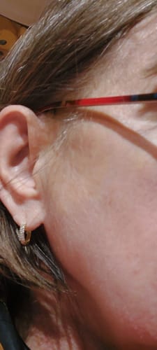 Customer photo review of Eliz Mini Creolen