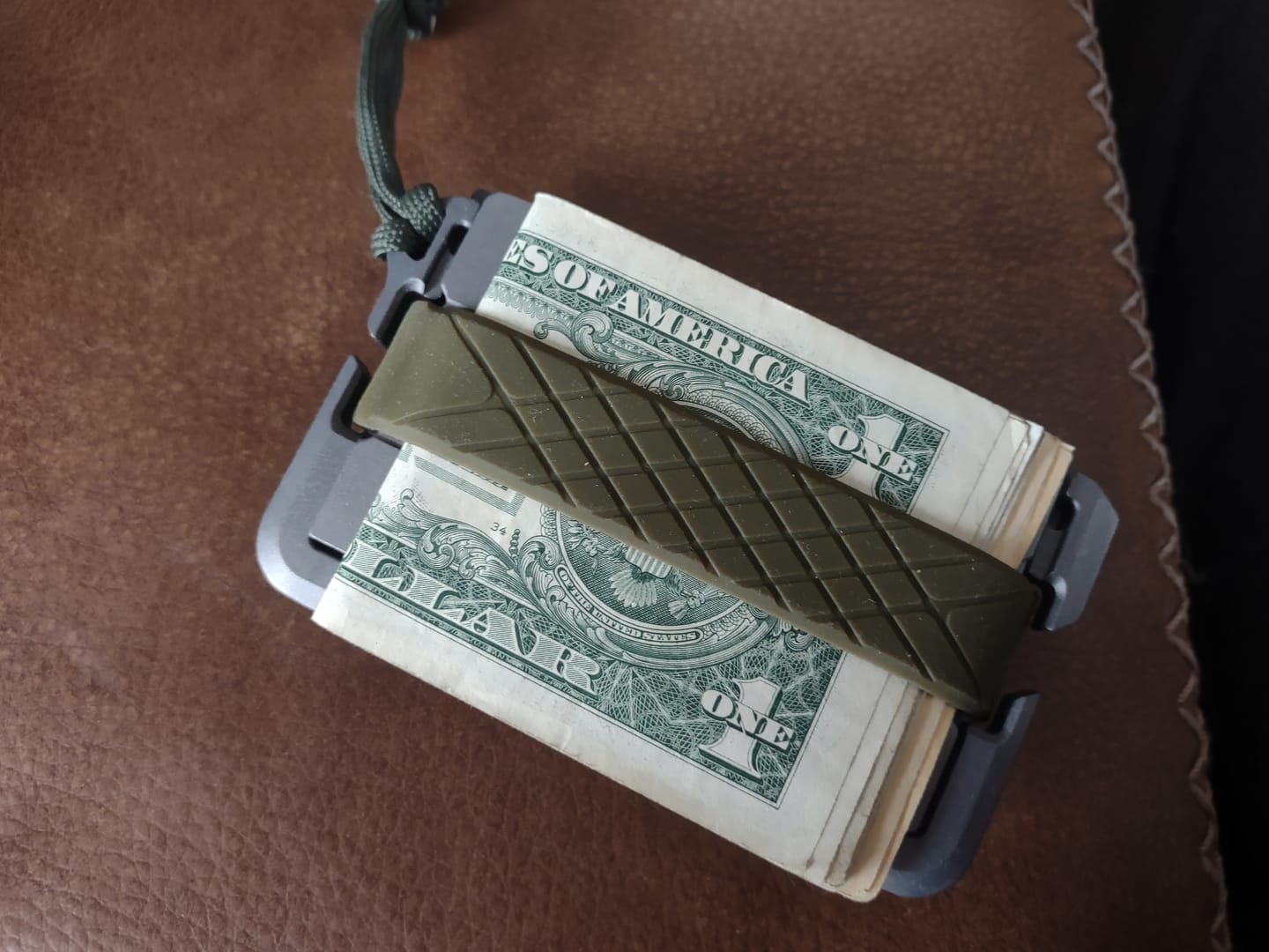 Customer photo review of HORIZONTAL WALLET BANDS (D-Series and T-Series Wallets)